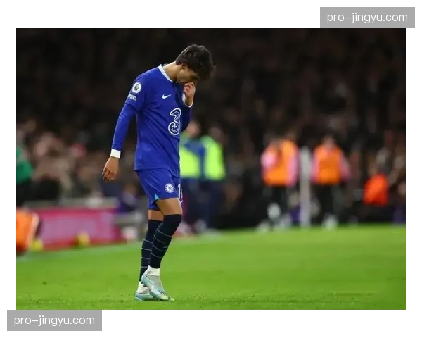 哈格里夫斯：切尔西不是球风脏，他们的红牌全都非常愚蠢