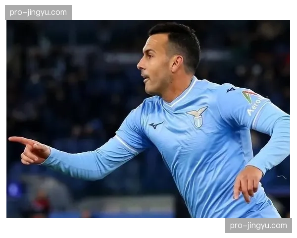 38岁佩德罗进球后指向天空，拉齐奥老将的坚持与传承